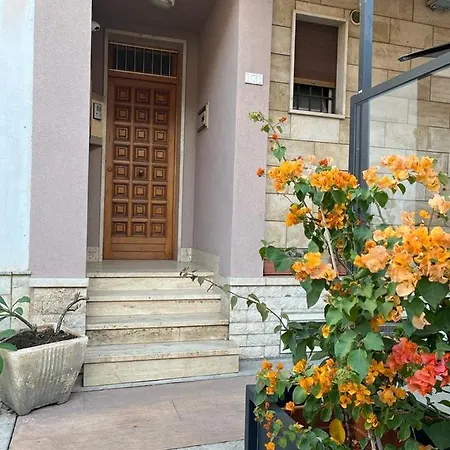 La Signorina Terrasini
